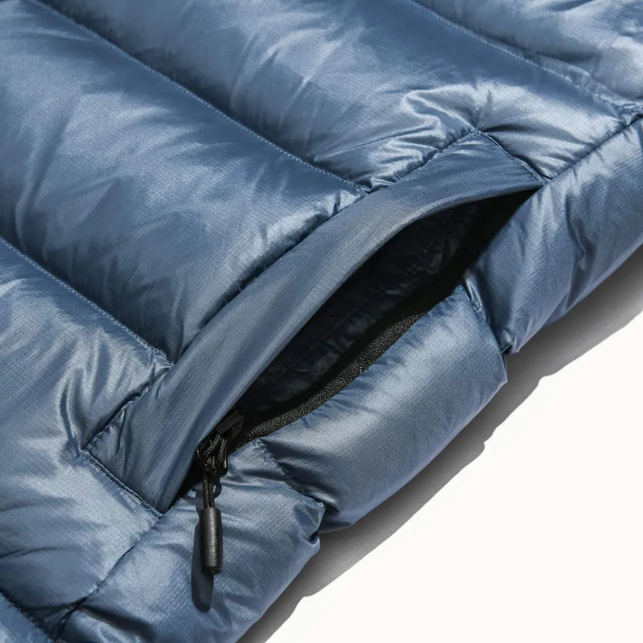 P500 Canadian brand CanadaGoose men's and women's CROFTON lightweight down vest 2229M DWR water repellent treatment WindWall windproof fabric 700 fleece filling original mold opening details one to one production The upper body effect is stunning Exclusively available on the Xiaohongshu purchasing platform The highest version on the market Size: XS S M L XL XXL
